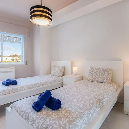 Max Crib - Seafront 2 Bedroom With Ac And Private Parking In Armação de Pêra