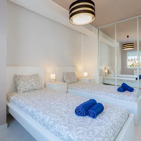 Max Crib - Seafront 2 Bedroom With Ac And Private Parking In *