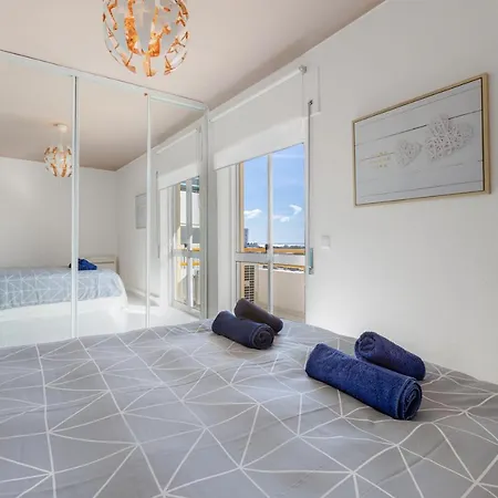 Max Crib - Seafront 2 Bedroom With Ac And Private Parking In Armação de Pêra